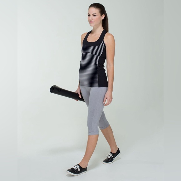 ◾️💟 Lululemon Scoop Neck Tank Black And White Stripe - Picture 3 of 12